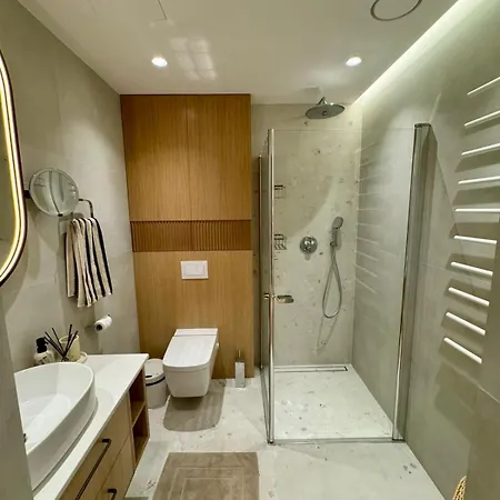 Luxurious Three-room Апартаменты Паланга